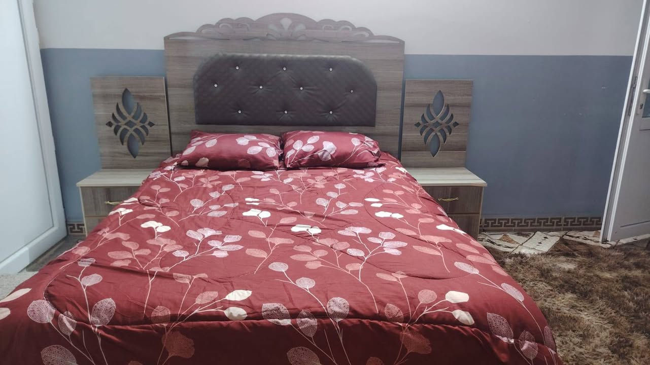 السعر ١٥٠ بدون دوشك ويادوشك ١٧٠ كلش نضيفات ودوشك هم جديد كركوك قادسيه ***********
