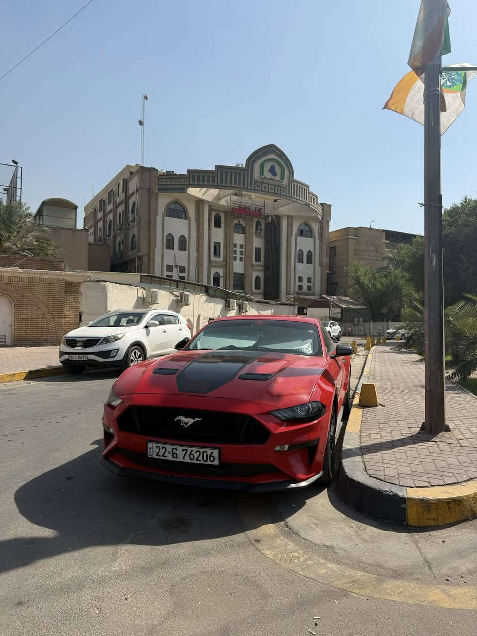 موستنك 2020 حمره 4 سلندر 2300 تيربو رقم اربيل فئة ال 55 يعني فول ماشية 73 الف ميل حادثها جاملغ و بنيد  صبغ جاملغ خلفي يسره صبغ و جاملغ يمنى خلفي و جنطه كلير من الاخير ابيعلك حزام حتى اخلص
 بدون ايرباك و بدون شاصي السياره فول مواصفات كشنات جلد تدفئة تبريد و كهرباء ترحيب ب المري تحكم اللوان الدشبول و الداخل و بعد مواصفات 
السياره نقوصاتها بس ب شكلها الخارجي  يرادلة ترتيبات
السعر ١٣٦ و بيها مجال بسيط و مكان السياره بغداد حي الجامعه و زيونه 
واتساب ***********
