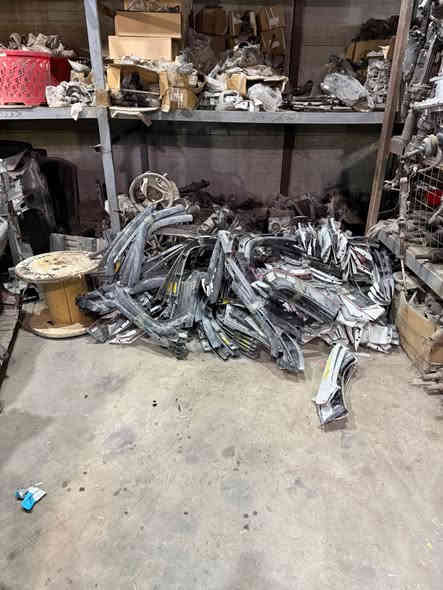 جديـــــــــــــــــــدنـــــــــــــــــــــــــــــــــــا⚫️💯⚪️
اهلا بكم في المجمع الامريكي 🚘🏎🚙🚗
عرض راس سنه عرض 🔥 🔥 🔥 اسعار 🔥 
على مواد ماليبو 
دعاميه تفصيخ ماليبو ٢٠١٨ بسعر ٢٠٠ الف 
مشط تفصيخ ١٠٠ الف من ٢٠١٨ الى ٢٠٢٢
جوين طويل ٤٥ الف 
كمبريسر تفصيخ ١٥٠ الف 
ماطور مروحه ٧٥ الف تفصيخ 
دبه تفصيخ ٤٠ الف بدون قبغ 
شاشه تفصيخ ٩٠ الف 
دعاميه تفصيخ خلفيه ٢٠٠ الف 
ابواب اماميه ٣٠٠ الف كامله بدون مرايا تفصيخ اي لون 
باب خلفيه ٣٠٠ الف كامله تفصيخ 
مرايا اشاره بدون اشاره ٨٠ الف تفصيخ 
مرايا رادار ١٢٥ الف تفصيخ 
محرك من ٢٠١٨ الى ٢٠٢٠ سعر ٨٠٠$$ طابوكه
تيربو تفصيخ ١٥٠ الف 
قبغ جنطه اي لون فارغ ٢٠٠ الف 
دعاميه كامله ٢٠١٩ وفوك جديد ١٩٠ الف 
كارت شاشه ٦٠ الف 
كارت شاشه رقم ٨٣ او ٨٤ سعر ١٢٠ الف 
يتوفر كيرات ويتوفر مواد اخرى هم عروض نار 🔥 

🚚
يوجد خدمة توصيل داخل بغداد و المحافظات كافة .
📞☎️📞☎️📞***********
للاستفسار الاتصال على رقم الهاتف ***********🥰

عنوان بغداد شارع مطار المثنى مجمع الامريكي 

قرب حلويات الخاصكي او شركه كيا دوليه 
يفتح المجمع الساعة 8 صباحا ولغاية الساعة 5 مساءا
نتشرف بالجميع …….. اهلا وسهلا. بكم
