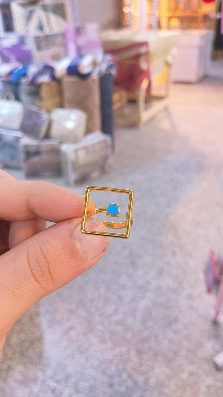 مساء الخير حبايبي .. توفر محابس شغل جديد مع تكرار موديلات مطلوبه 😍❤️ متوفر الآن داخل المحل 

يوجد توصيل 🔥🤍


**إذا كنت صاحب هذا الإعلان وتريد حذفه لأي سبب، رجاءا أرسل رسالة إلى الدعم الفني**