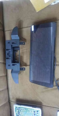 شاشه جديده بس ما اعرف يا فئه للبيع 07710004601