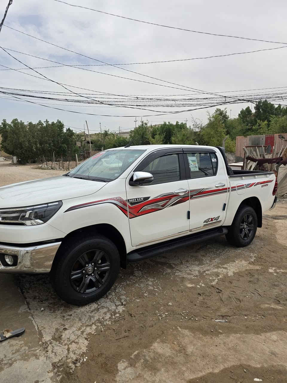 سلام عليكم تيوته فورويل مديل 25ساز اربيل رقم الهاتف *********** مكاني نجف
