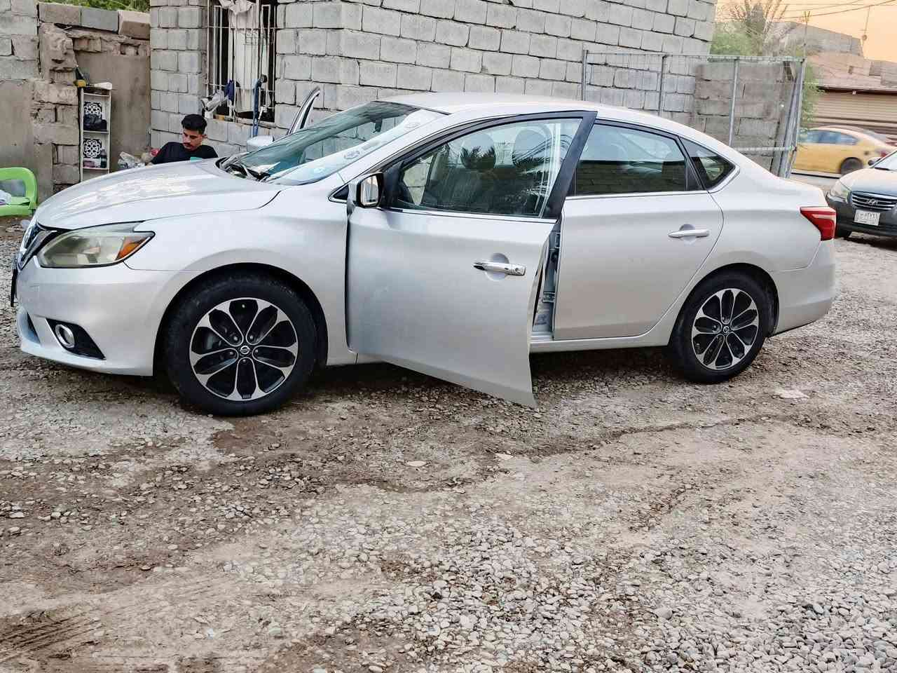 للبيع نيسان سنترا موديل 2019 رقم بغداد باسمي شخصيا مصبوغه حزام اثر شخوط حادثها مال امريكا بدون دواخل العنوان ديالى بعقوبه المركز رقمي.. ***********
