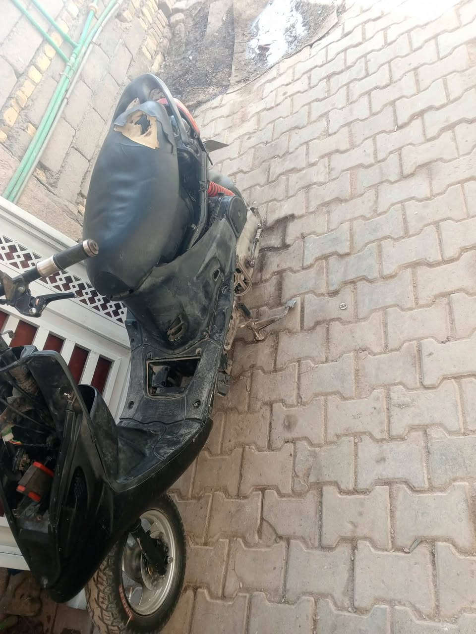 السلام عليكم دراجه للبيع مكينه مال ماكس ما مفتوحه شرط التفاصيل انتصل عله الرقم ***********
