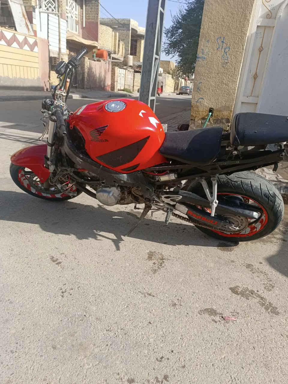 للبيع بطح f4i الدراجه شغاله
سعرها 1500 الشراي يتصل 

***********

عنوان كوت
