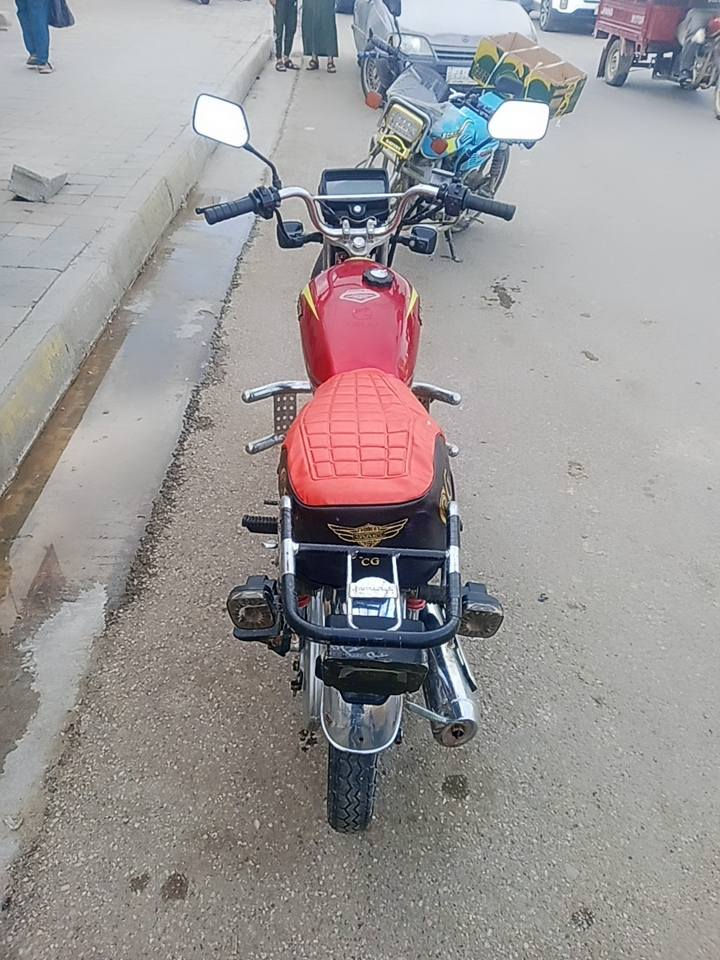 سلام عليكم 
ماطو ايراني البيع 5كير مكمرك ماديل 21محدث 24نضيف 
سعر 575بي مجال.....العنوان 5 كيلو 
***********
