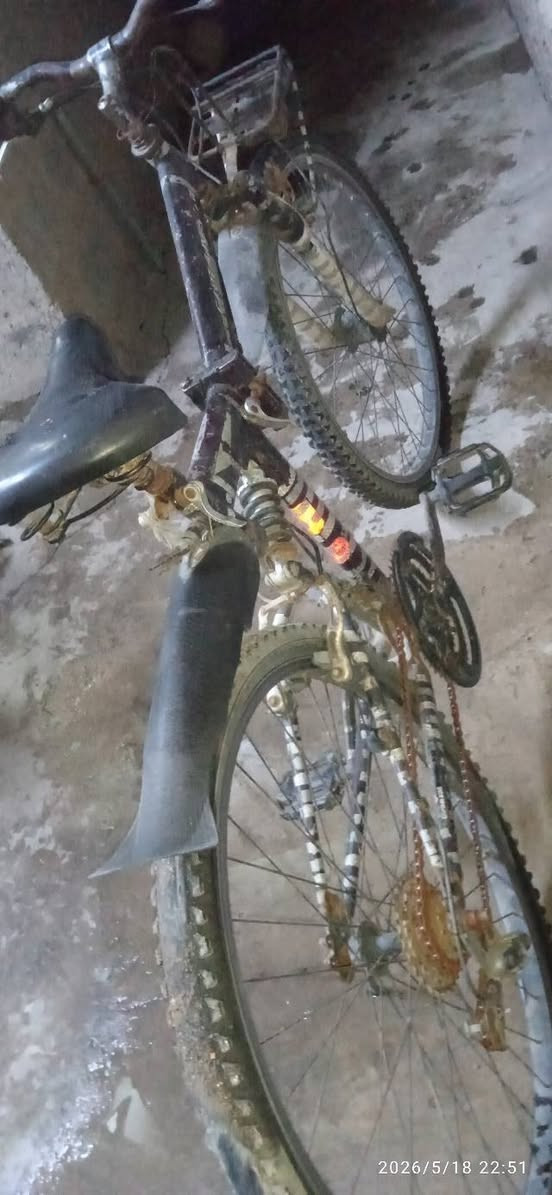السلام عليكم 
بايسكل جبلي لل بيع مواصفات دبلات ور وكدام  كير ثنين  يعوزو بس قمجه سعر 40 وبي مجال بسيط لل طيبين ال شراي يراسلني عل خاص


**إذا كنت صاحب هذا الإعلان وتريد حذفه لأي سبب، رجاءا أرسل رسالة إلى الدعم الفني**
