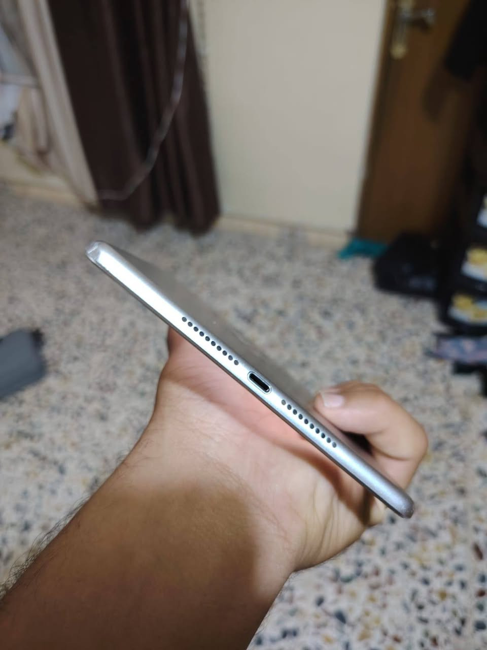 ايباد مني 5
لون سلفر مميز
انتبه ذاكره 256
بطاريه 81انسه الصرف 
بوبجي 60فريم فول سلاسه
نضافه خير من الله 
وياه شاحنته البلاديه 
وكفر شفاف
ايباد بلادي كله نورمال
ماواصل ابو صيانه وين متريد تفحص افحص
للبيع او مراوس حسب القناعه 
ملاحضه هاي الفطور بلزكه مو بشاشه
***********
