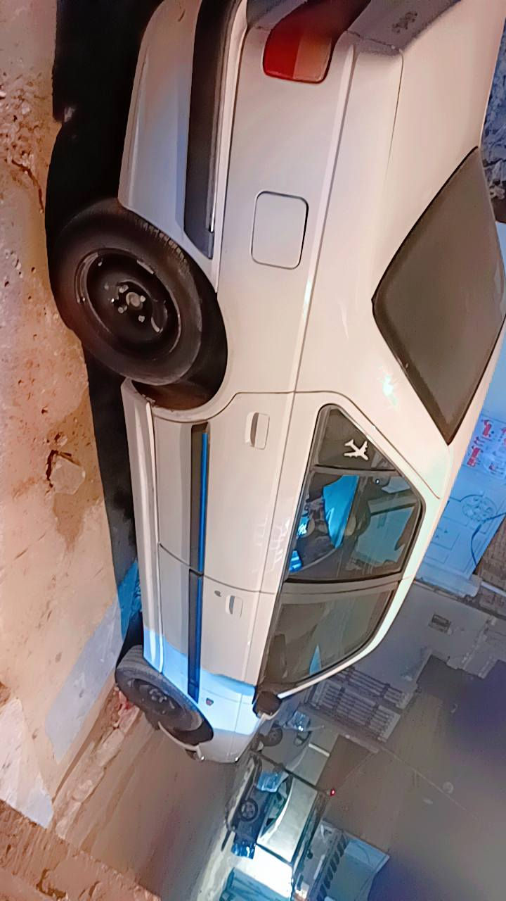 بيجو بارص 2015
محرك فرنسي لا بخار ولا تنقيص
تبريد تدفئه شغال
كهربائيات كوله شغاله
حداديه جديده تخم تاير
بأسمي 55
***********
