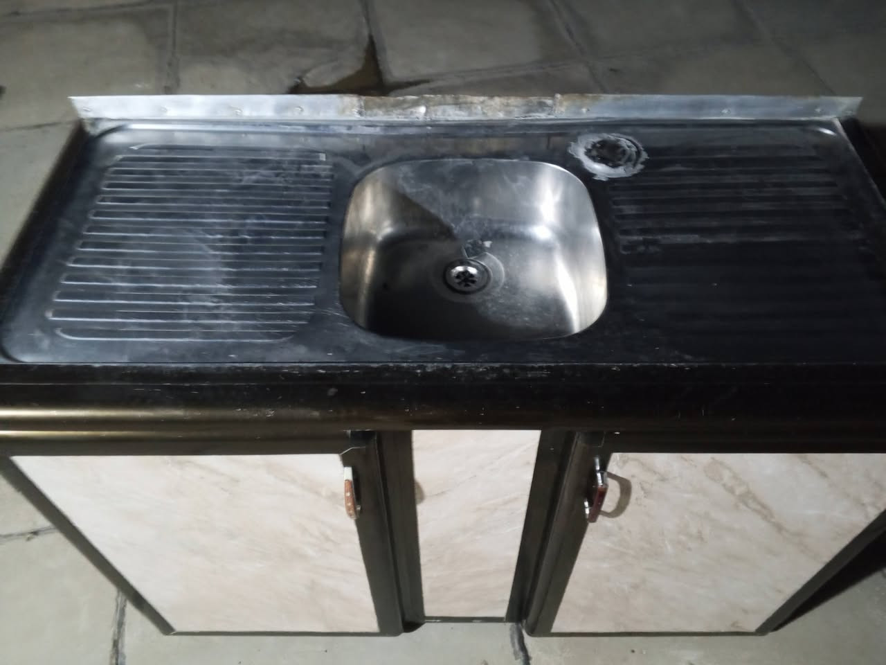 سلام عليكم 
سنك للبيع نضيف مابي عيب فقط الي بل صوره الشراي يتصل ***********مكاني كركوك حي العسكري
السعر خاص او اتصل
