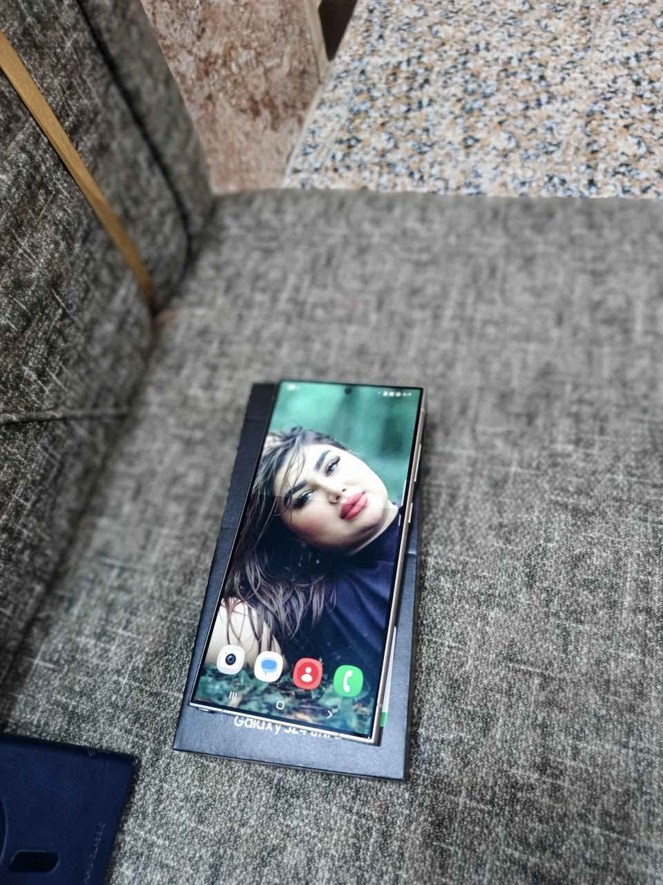 متاح البيع كلكسيs24 التره ذكره(256 دخليه12مكفول من الفتح عله الفحص وين ما يعجبك بس انضغط ابجيبي وصارسواد بل شاشه مبين بل صوره دبل شريحه شركة جبال ملحقاته كامله السعر500 المكان بابل الحمزة الغربي هاذ رقمي***********
