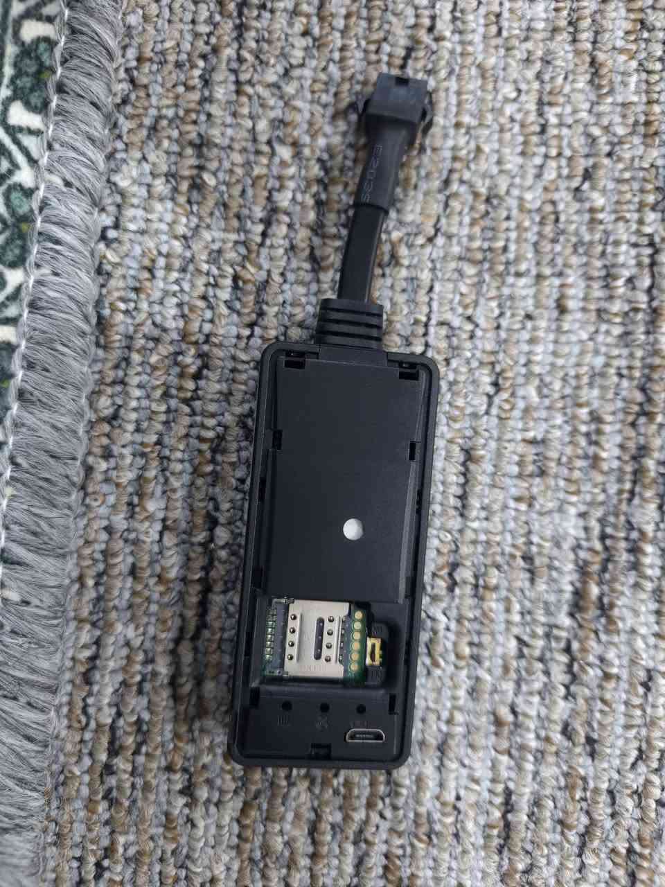 سلام عليكم 
جهاز جي بي إس تتابع مل دراجه  جبته وما عرف اربطه أريد ابيعهن عدد 2 جهاز يمكن ينربط كهربائي وينحط إله شريحة سيم كارت سعر الجهاز الواحد ب 30 
مكاني بابل الحمزه الغربي توصيل ما عدي 
رقمي  *********** رسلني وتساب
