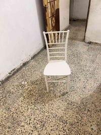 ‏سلام عليكم عندي كراسي عظم عاج لون أبيض العدد 400 المكان بغداد07777060...