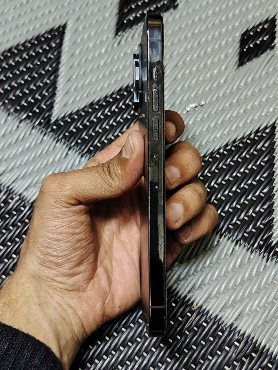 السلام عليكم جهاز للبيع 13برو ماكس بطاريه81 الجهاز مامفتوخ السعر 650 وبيه مجال الرقم الهاتف *********** مستعجل علا بيعه
