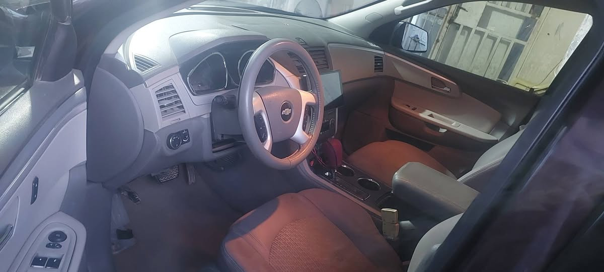 اترفرس 2010
رقم بغداد بأسمي تحويل ثاني يوم

7ركب كشن منفصل

شاشه كبيره

كامره خلفيه

تخم تاير جديد

باتري جديد

السياره حادثها بصندوك بسيط تعتبر بدون حادث

مكينه وكير مكفولات 

كهربائيات كلها شغاله نضيفه جدا

راديتر جديده 

عدا التبريد فقط كمبريسر،
السعر 90وبيها مجال 
***********
لحد يخابرني ويضل يسولف شراي عندك سونر وفيتر افحص وطلع
