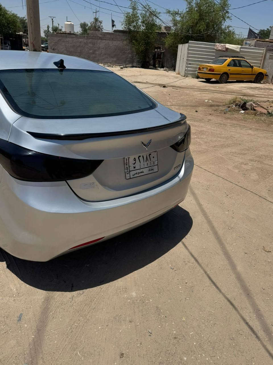 2013السياره مابيه كول نقص عضمتهه حلوه ومتعوب عليهه ١١٠وبيه مجال قليل حادثهه جاملغ الخلفي عكس السايق ومرشوشه صفحه ملاون  مواصفاتهه فتحه تحكم ستيرن جهتين نضام ايكو كشنات جلد تدفئ اربع كشنات تبريد مكينه وكير ممتازات سنويه ٢٠٢٨ لايت لد عالي شاشه تسلا سياره خير من الله المكان كربلاء ***********

