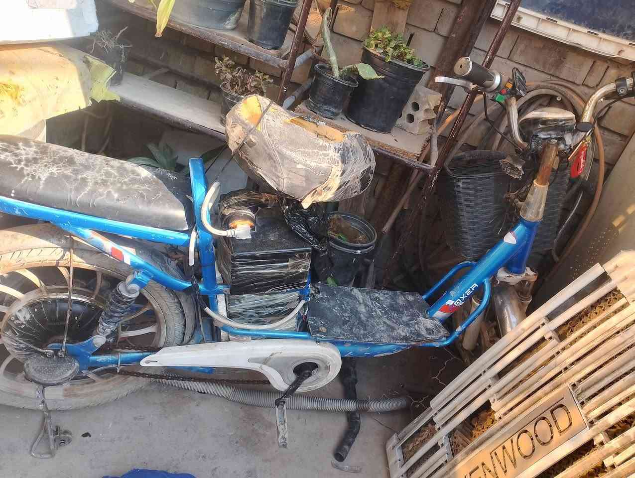 السلام عليكم دراجه شحن مستعمله لبيع فقط نقص شاحنة غير متواجد على الفيس بوك اتصل على الهاتف ***********
