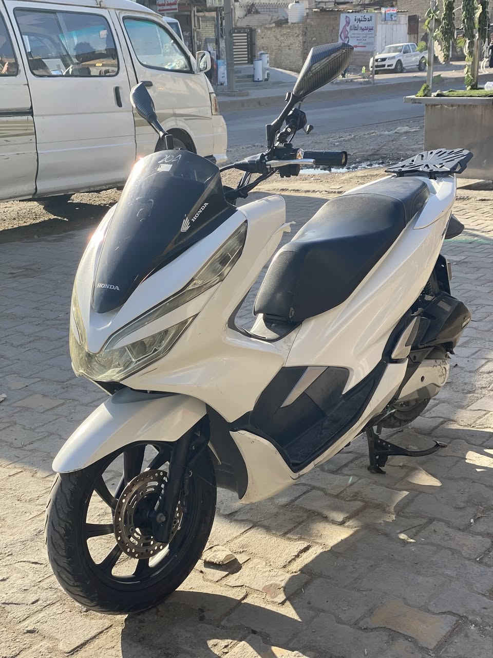 السلام عليكم pcx  جيل الثالث  ياباني  دراجه نضيفه ماشيه 50الف سعرها 16 ورقه ونص وبيها مجال قليل مكان الدراجه زعفرانيه للانتصال ***********
