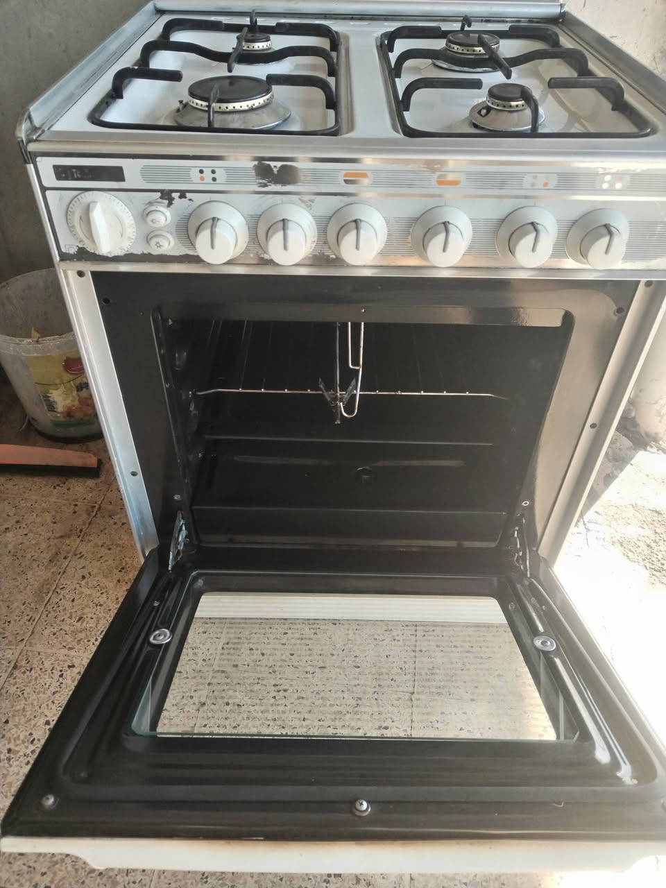 أغراض منزلية للبيع بأسعار مناسبة ***********
