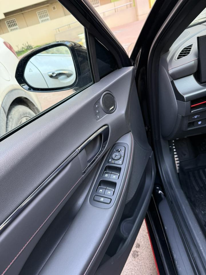 سوناتا ان لاين 2024 فول مكينة 2500 تيربو
السياره فول للاخير وبيها إضافات  تجي اعلى من الفول الي هيه كشنات خزن وقطعتين تبريد حادثها خلفي بدون ايرباك 
ماشيه 24 الف  السياره جديده جداً مابيها اي نقوصات 
السعر 215 وبيها مجال 

مكاني بغداد ***********
