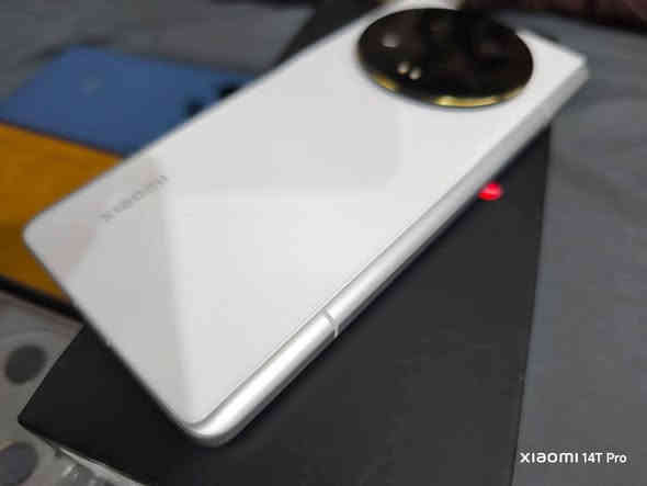 - Xiaomi 13 Ultra
- نـسخة عالـمية 
- ذاكـرة 512 
- رام 16 
- لـون ابيـض
- ويـاه 3 كـفرات اصـلية 
- شاشـة ضد الكـسر مظللـة اصلـية 
- الـشاحـنة والـكيبل الأصـليـات 
- الـجهاز نظـافة 100
- الـجهاز نـظيف ولا داخـل صيانة 
- الـسعر 700 الـف قـفل بـدون عـملة رجـاء 
 مـكاني ديـالى - الـحويش
تـواصل ماسـنجر او واتسـاب 
***********
بـدون اتصـال رجـاءً
