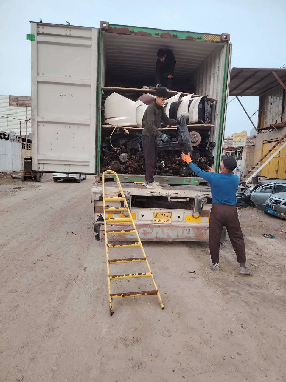 الحمدلله تم وصول الحاويه الكوريه
توصيل لجميع المحافظات 
ديوانيه حي الصناعي 
 مجمع سجاد الكوري 
*********** واتساب
*********** واتساب
