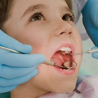 يتوفر علاج للأسنان أطفال  -حشوات ضوئية  -قلع -تنظيف -ماده واقيه للاسنا...