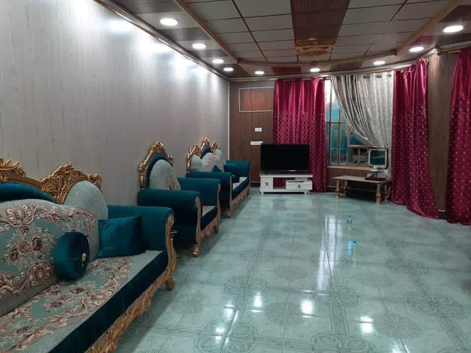 🏠 دار 300 م الوجه 10 نزال 30 شارع 15 القادسية قطعة 500 مفروز سند مستقل 
طابقين خريطة الدار  وكادر العمل من بغداد
  🛌  6 غرف نوم استقبال مطبخ حار بارد صاله داخليه 
ارضية سيراميك سقوف ثانويه للطابقين سطحين شتايگر 
 گراج يسع سيارتين مع حديقة 
السعر 155 قابل للتفاوض للاستفسار و الطلب مراجعة مكتب عقارات البرج 
موقع المكتب على خرائط جوجل https://maps.google.com/?q=34.658760,43.652771
أو الاتصال على الارقام التالية 
 
***********
***********
