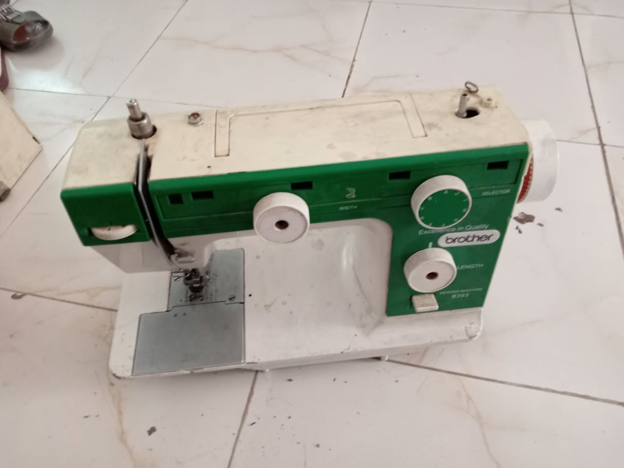 مكينه برذر خياطه مع ميزه للبيع
سعره 120 وبي مجال


**إذا كنت صاحب هذا الإعلان وتريد حذفه لأي سبب، رجاءا أرسل رسالة إلى الدعم الفني**