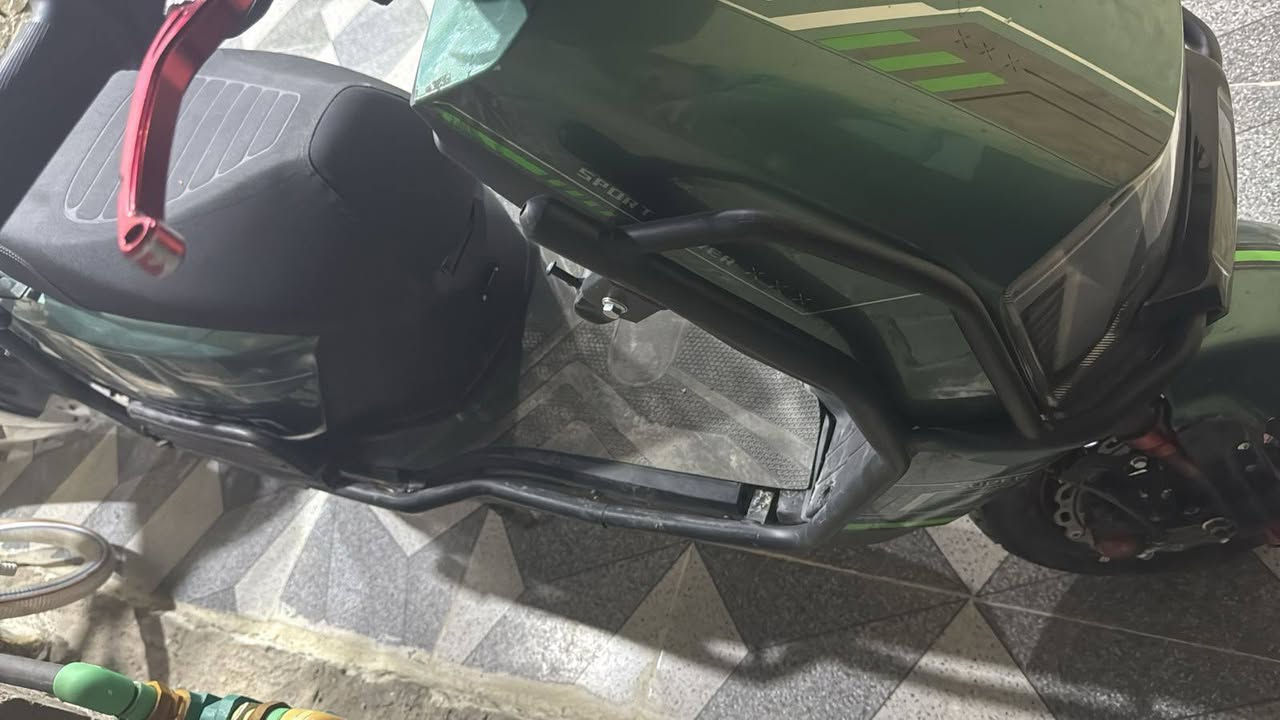 سلام عليكم دراجه شحن للبيع ست بطاريات مدرع بل كامل موديل 25 نضيف بطاريات عل فحص كهربائياته كلهه شغاله سعر 500 الف مكاني رمادي رقم تليفون ***********
