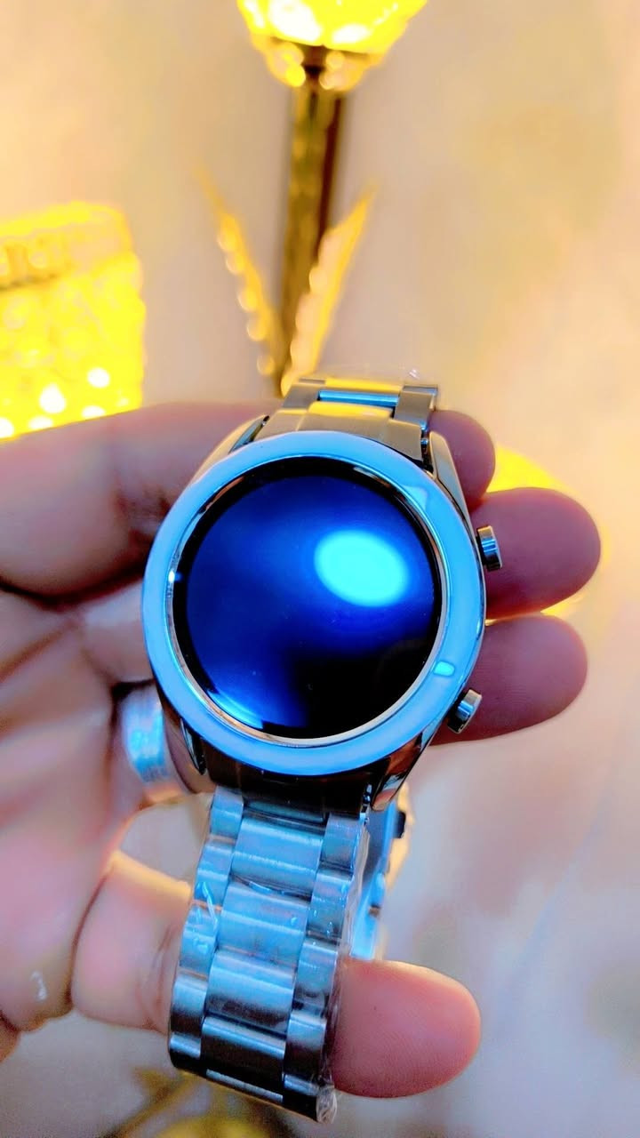 ساعة Huawei Watch GT (موديل ELA-B19) بمقاس 42 ملم 
📺 الشاشة والتصميم

نوع الشاشة: شاشة ملونة من نوع AMOLED تدعم اللمس وإيماءات السحب.

المقاس والدقة: تأتي بحجم 1.2 بوصة وبدقة وضوح ممتازة تبلغ 390 × 390 بكسل.

الهيكل الخارجي: مزيج متين وأنيق من المعدن (الفولاذ المقاوم للصدأ)، البلاستيك، والسيراميك عند الحواف.

(الساعه من اطلعه من الشحن تطفه يحتاج بطاريه الي يفيده يخلي سعر )

الساعه كامله مع العلبه والشاحنه مالته 

#أقرا المنشوره زين 👆👆👆👆


**إذا كنت صاحب هذا الإعلان وتريد حذفه لأي سبب، رجاءا أرسل رسالة إلى الدعم الفني**