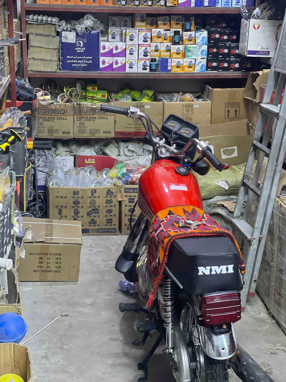 السلام عليكم
( مكلف بالنشر )
دراجه للبيع ادوات بسعر 450 
مكان البصره ـ حي الحسين 
رقم صاحبهه (***********)
