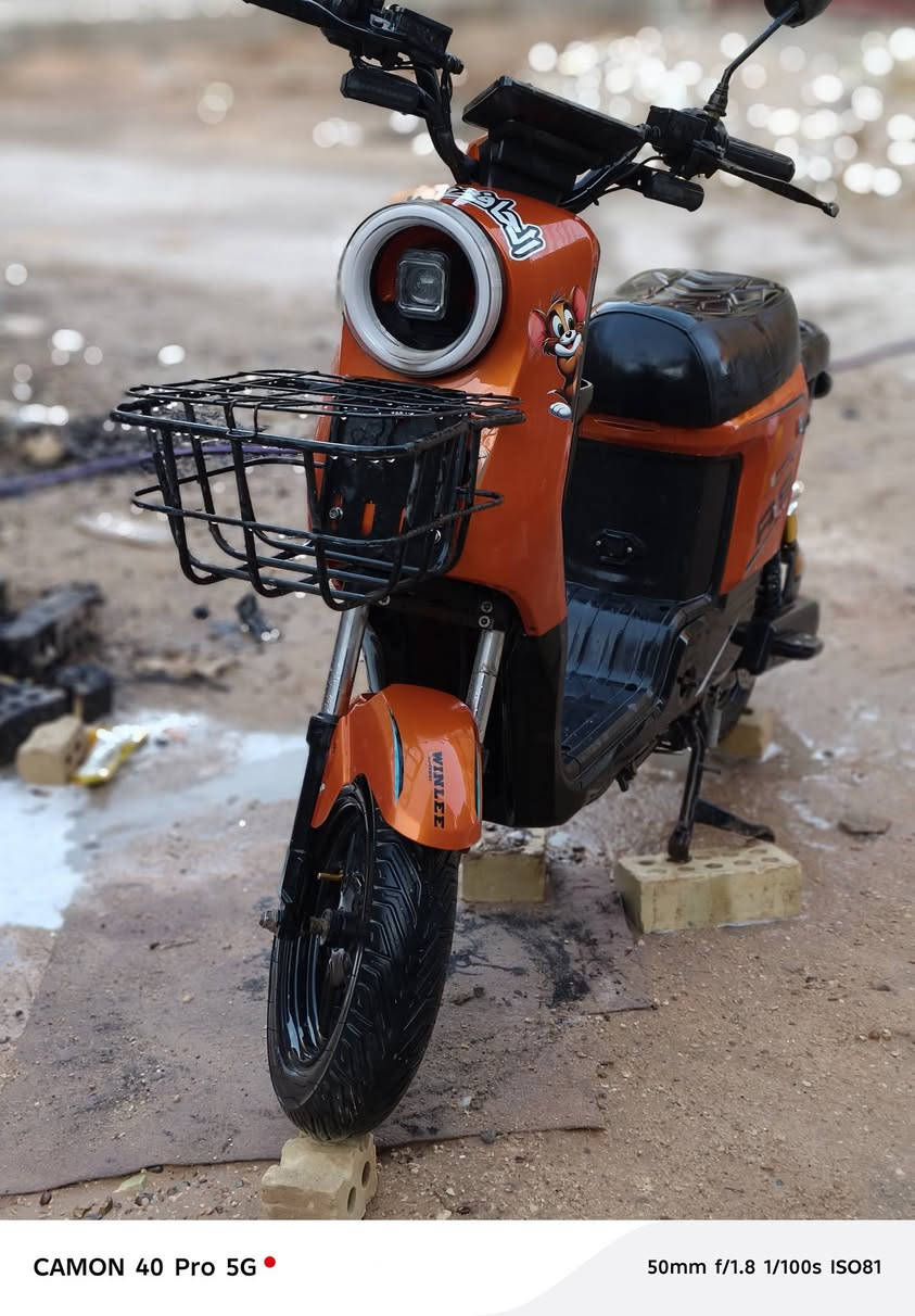 السلام عليكم باسكل شحن نوعيه ار 9بطاريات كبار لعدد5 بطاريات نضيفه باسكل نضيف   لبيع لسعر 400وبي مجال حك جيه الرقم ***********
