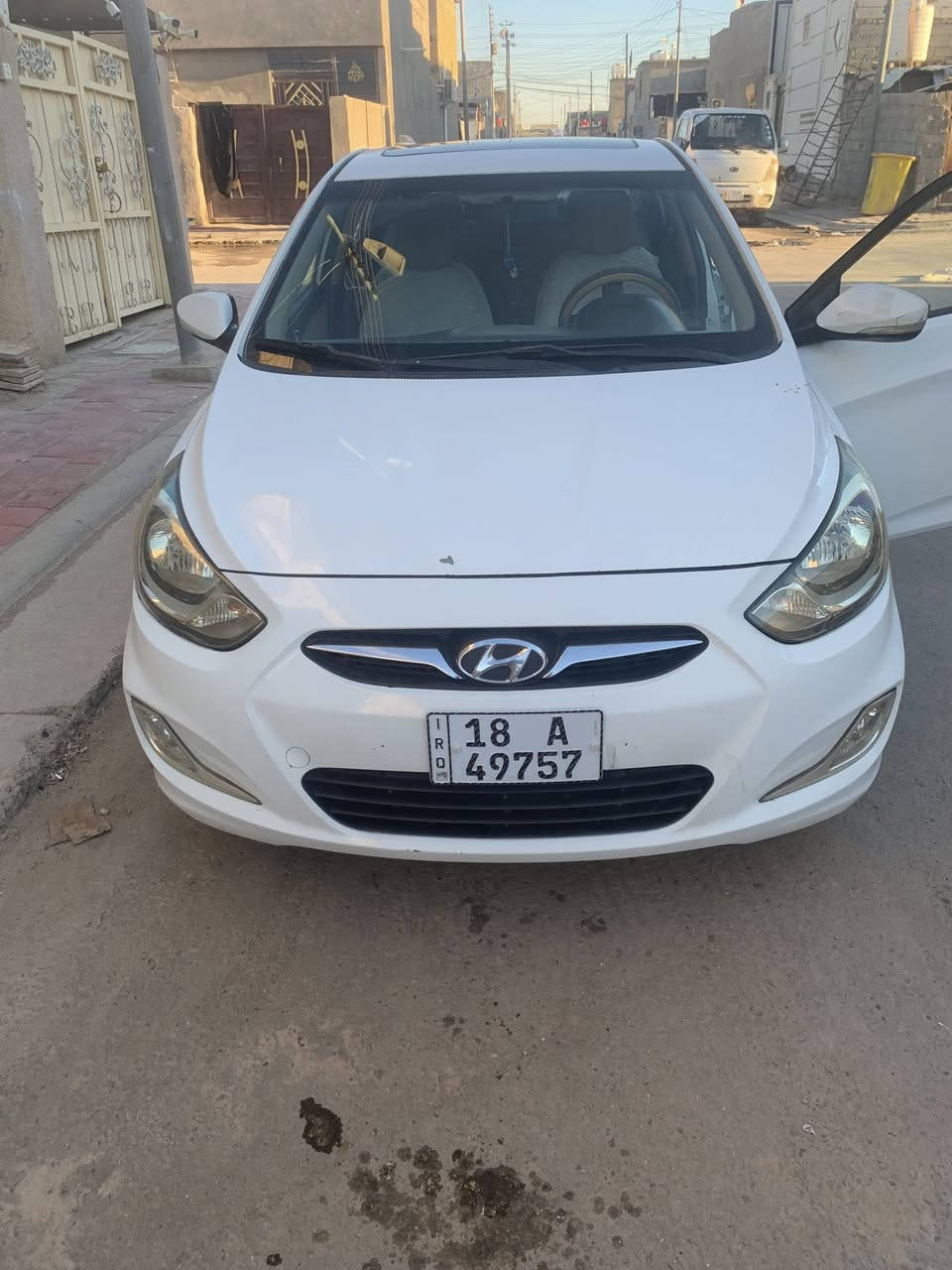 سيارة اكسنت 2011 مكفوله كفاله عامة تخم تاير حداديه جديدة باتري جديد تدفئة وتبريد مكينه وگير مكفولات خلجيني ومكينه 1600 السعر 105 والرقم للتواصل ***********
