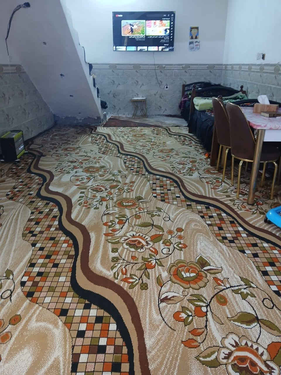 السلام عليكم هيكل للبيع طليطله طابقين يتكون الطابق الاول غرفه وستقبال وهول وصحيات داخليه وخارجيه ومطبخ حار وبارد كامل بي ماء وكهرباء ومجاري وجص وبورك وسيراميك ازاره والطابق الثاني ٣ غرف وحولي وبيتونه كما موضح في الصوره للستفسار ***********
