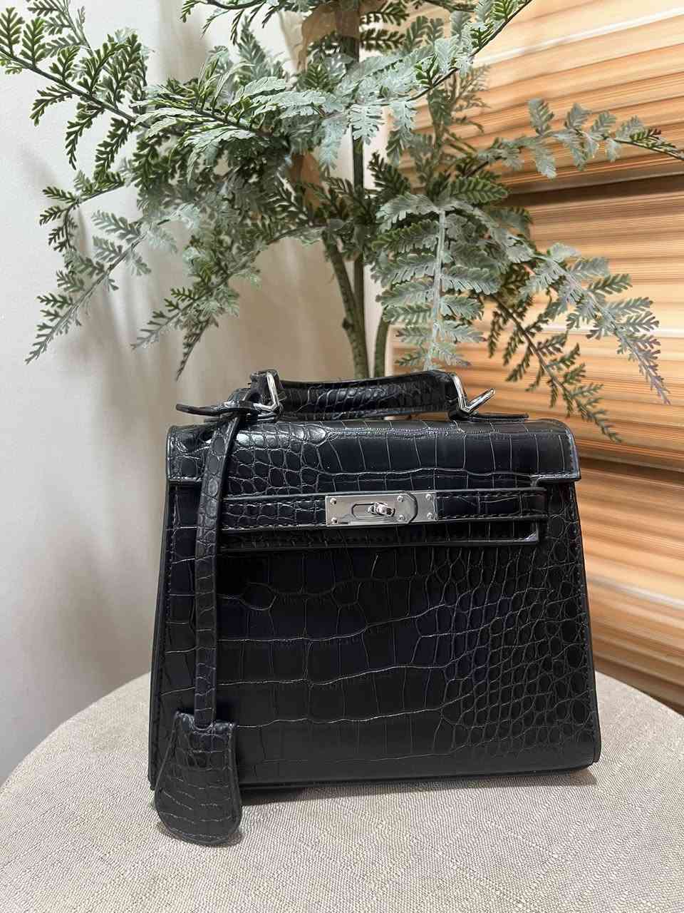 حقائب مستخدم قطعه ١٠ الف قطعتين بسعر ١٨


**إذا كنت صاحب هذا الإعلان وتريد حذفه لأي سبب، رجاءا أرسل رسالة إلى الدعم الفني**