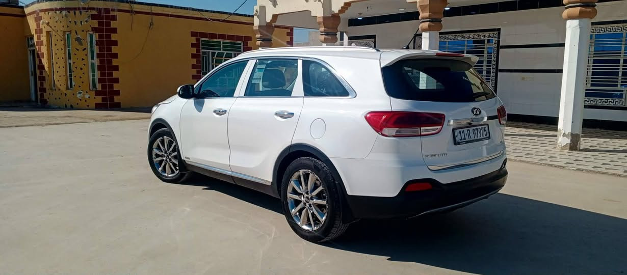 السلام عليكم / 
كيا سورنتو  اعلى مواصفات 1/1

الموديل 2015 رقم بغداد مشروع وطني

بأسمي تحويل مباشر ثاني يوم 

بيها فقط باب السائق و بارد بسيط

عداد المسافه 150 الف حقيقي

1-محرك 6 سلندر 

2-بصمة تشغيل + بصمة ابواب 

3-بانوراما طكتين 

4-فور ويل + مانع انزلاق 

5-تحكمات استيرن جهتين

6-ناقل الحركه (كير)  مكفول

7-كروز سرعه ومثبت سرعه بالستيرن 

8-تبريد 3 قطع + تدفئه تبريد بالكشنات

9-شاشة ترحيب

10-شاشه اعطال

11-يدات نيكل 

12-منظومة زنون

13-لدات امامي خلفي 

14-علامات سورنتو ترحيب بالدوسه

15-مري جانبيه شفط كهربائي

16-جرص سرعه عند (120)

17-كشنات جلد 

18-بصمات تشغيل 

19-اشارة ترحيب باليدات عند الاقتراب

20-كشنات اماميه تحكم كهرباء 

21-حساسات عدد (8) امامي خلفي 

22-ايرباكات 

23-كامره خلفيه 

24-شاشه صغيره لمس بلادي 

25-انظمة قياده 

26-نظام ايكو اقتصادي

7-27 راكب 

28-زراك لايت

29-بردات خلفيه 

30-مري قلاب 

31-منفذ شحن 12V+USB+AUX

32-ذاكرة خزن 

33-اريل نفكيشن 

34-عداد الكتروني 

35-جام اتو + حاكية بلوتوث

36-ويل كب كروم  

مكان السياره واسط الزبيدية رقم الهاتف‏

‪***********‬‏

لسعر 195وبيها مجال
