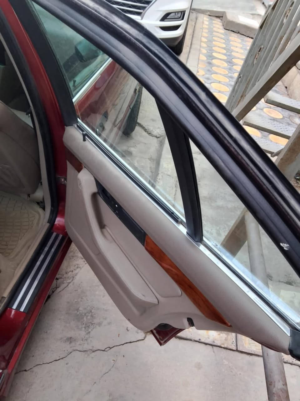سلام عليكم
BMW موديل ١٩٩١ 535
سياره نضيفه كير محرك خير من الله تبريد شغال حماوه نص ثابته سلايد كهربائيات كلهه شغاله السياره بأسمنه سياره حلوه كاعده السعر ٥٥ قفل
العنوان الدوره شارع ابو الطياره
للأستفسار ***********
