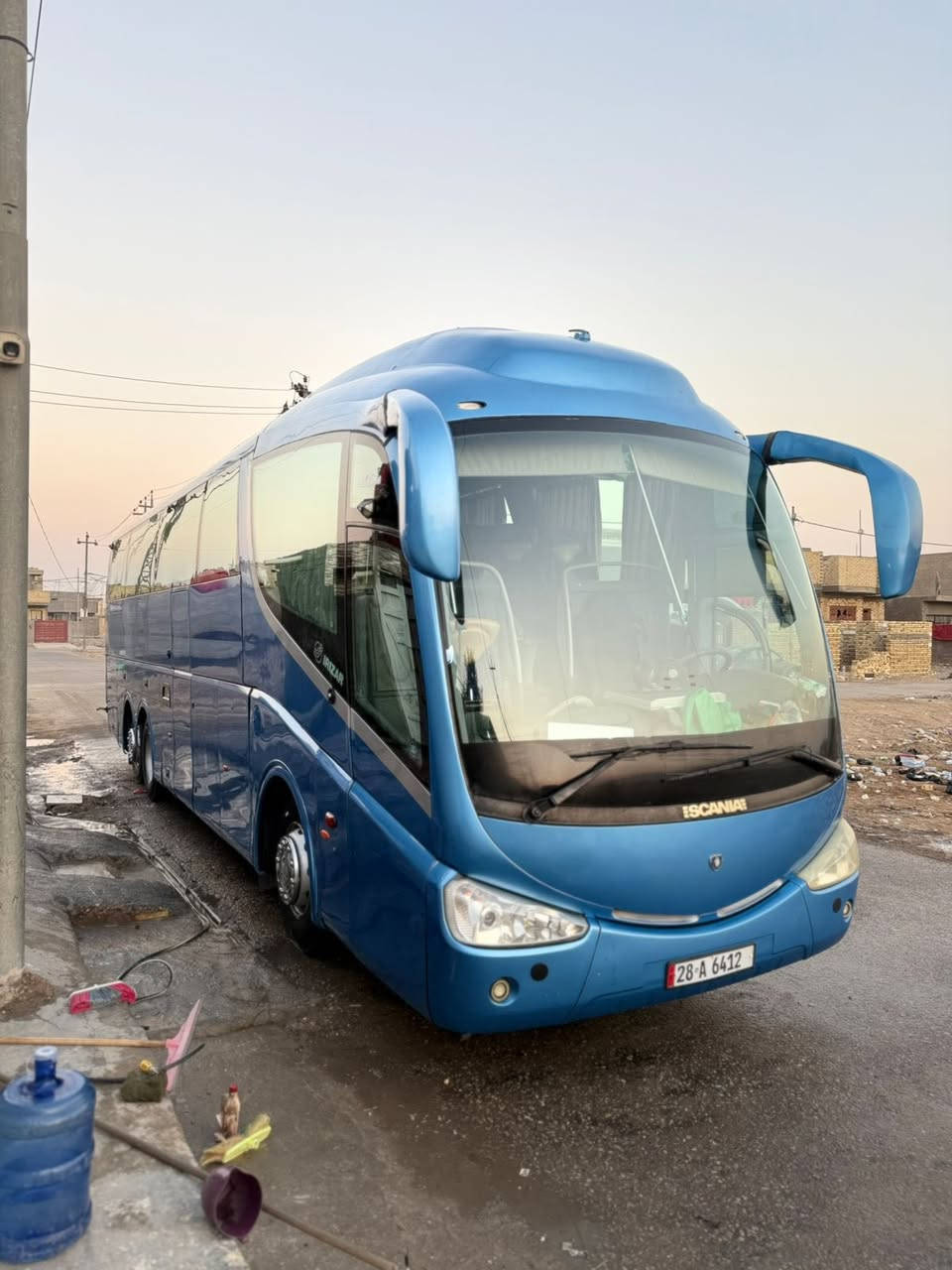 السلام عليكم
تم اعادت النشر بسبب الوعود الكاذبه 

سكانيه اريزر موديل 2001جاهزه من كلشي رقم انكليزي نجف بسمي  54راكب  جاهزه من كولشي شرط 
شرط مداور  
مكان السياره حله ناحية الشوملي الشراي يتصل وبي خير ويدلل اخوان غير متواجد عل فيس اتصال فقط 
السعر  550 ورقه  وبيها مجال قليل 
                                                          موجود مقطع فيديو  
                                             داخل الصور بي داخل السياره 
***********
          ***********
