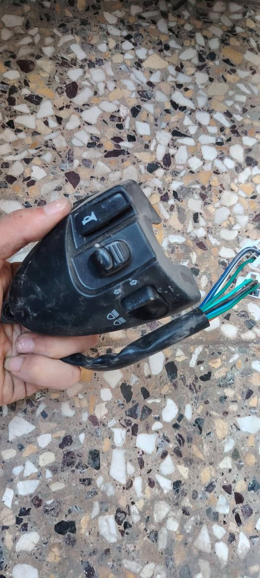 غراض سكنس عام نوزل فحل نثيه
كلشي موجود وبعد هواي غراض تفصيخ اصلي ضمان بيهن تاخذهن من باب بيت
للاستفسار *********** او واتساب 
ماعندي خاص
