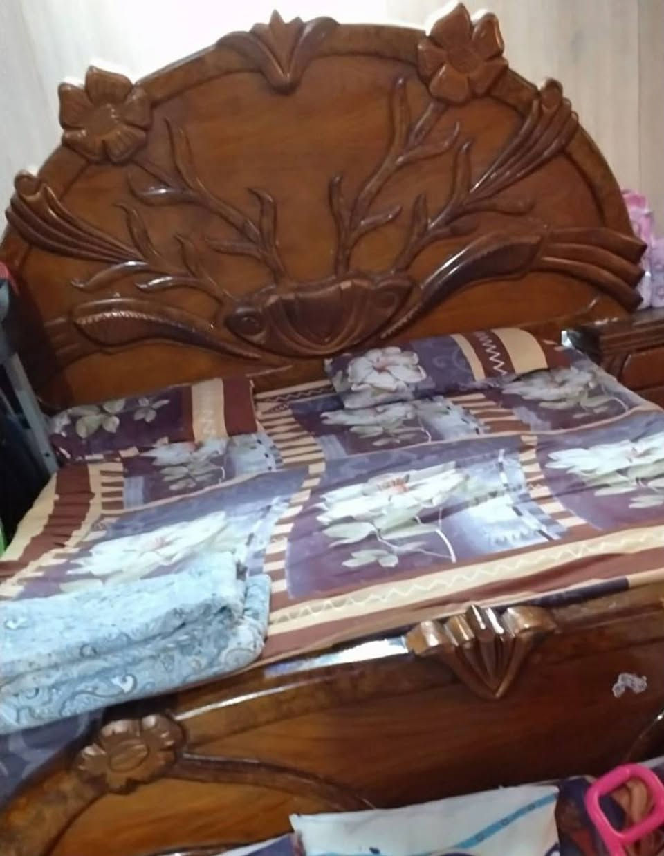 التخم 9امتار ونص ب225
االغرفه ب125قفل اي شي مابيه خشب تسكام اصلي


**إذا كنت صاحب هذا الإعلان وتريد حذفه لأي سبب، رجاءا أرسل رسالة إلى الدعم الفني**