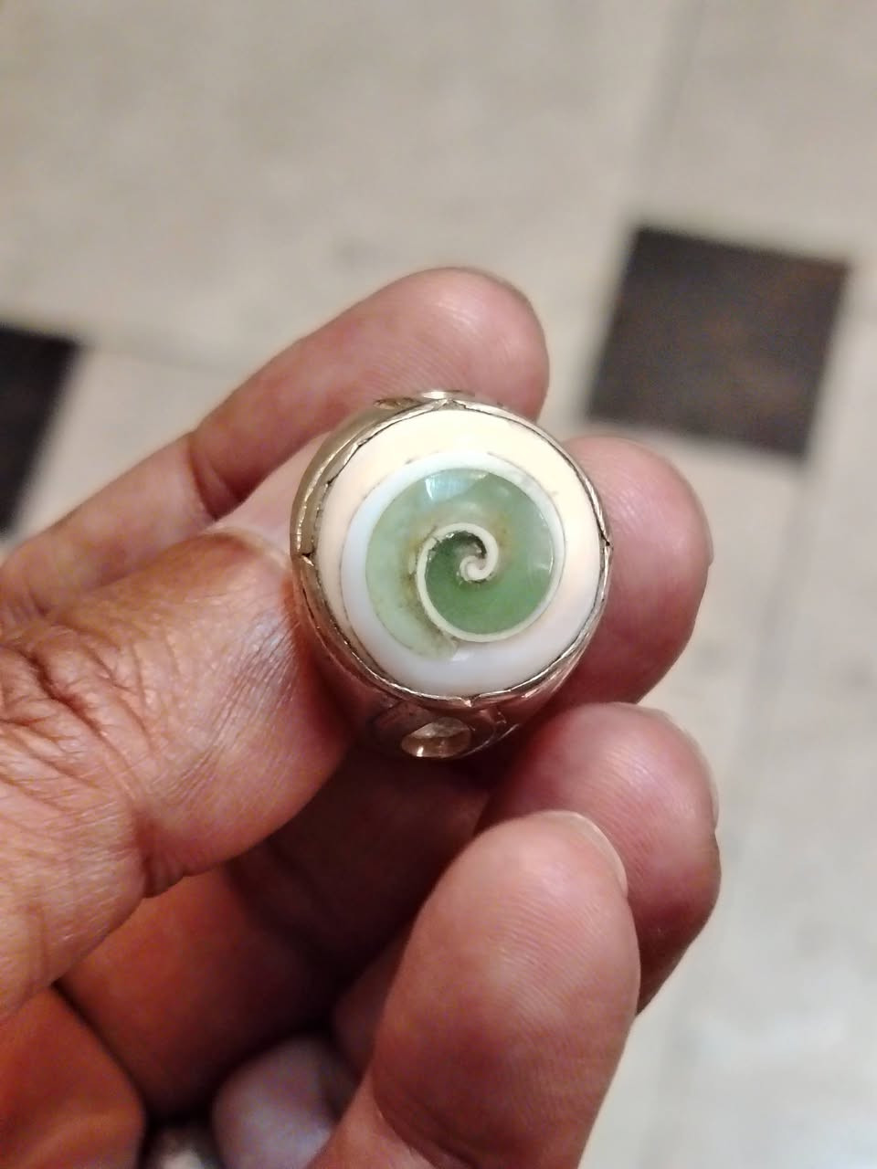 #الجميع 
عطف اصلي للبيع فقط مكاني بغداد يوجد توصيل قياس المحبس 23


**إذا كنت صاحب هذا الإعلان وتريد حذفه لأي سبب، رجاءا أرسل رسالة إلى الدعم الفني**