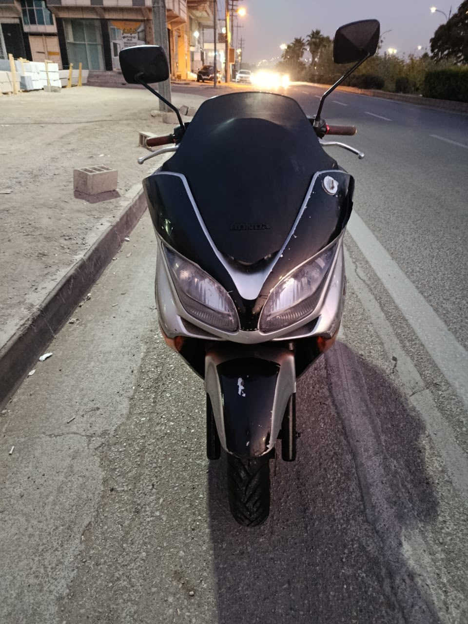 سلاو خواى گةورةتان لى بيت 
ئةو ماتورةمان هةية بؤفروشتن فؤرزاى ٠٩  
مةكينة   كلاجى مةزبوتة 
كارةبايشى مةزبوتة 
مةكينة ٢٥٠  لةرةسمةكةيا چونة رووبةروش واية 
نرخى ٧٠٠هةزاروو مةعامةلة   پارةى ماتوريكى ماكسة 
شوين سليمانى بوزانيارى زياتر تيل بكة يان مةسج بنيرة
***********
