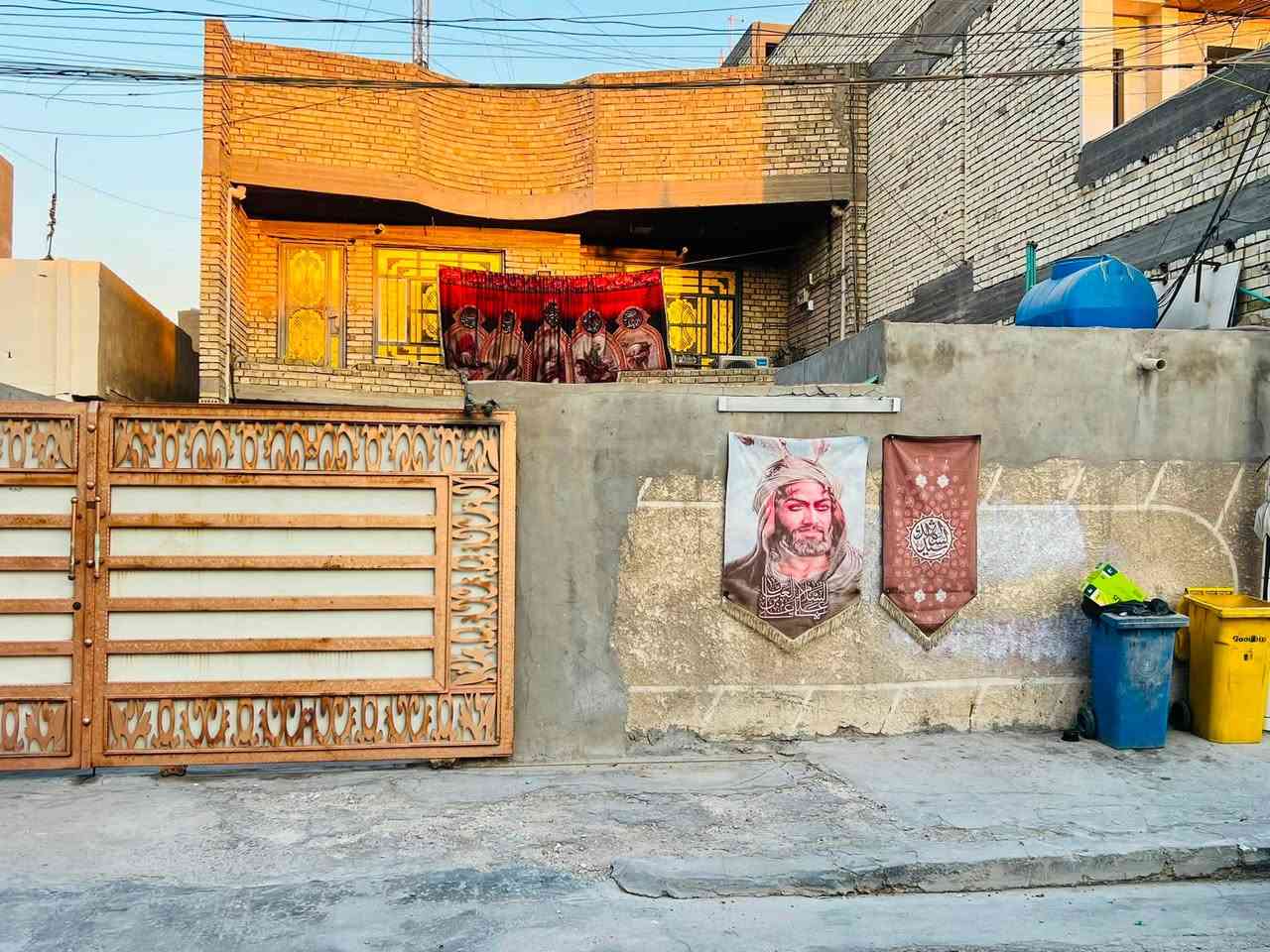 عقار للبيع مساحته ٢٤٤,٦ م   طابو صرف واقع حال ٢٥٠ م واجهه ١٠ ونزال ٢٥
الحبيبية شارع كرزات عادل سادس فرع يسار عريض 

قرب أسواق محمد دشر 

يتكون البيت طابق الأرضي كراج كلش جبير تقريبا ب٨٠ متر يكفي ٤ سيارات واستقبال كبير ٧ *٣ 

وهول ٤*٥ 

ومطبخ ٤*٥ 

وحمام داخلي وخارجي 

وطابق الاول يحتوي ٤ غرف نوم كبيره 

وحمام 

والطابق الثاني بيتونه وسطح 

بيت مرتب ونظيف 

ومنطقه هدوء وجيران احسن ناس 

السعر ٧٣٣,٠٠٠,٠٠٠ مليون وبي مجال للشراي 

للاستفسار. 

***********
