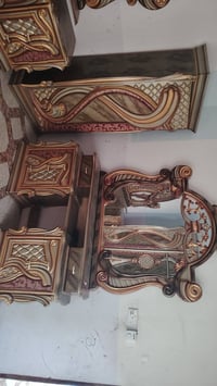 غرفه اخشاب عراقي نظيفه كلش سعر 900 وبيه مجال سنك عدد 2 مرمر معه كاونتر...