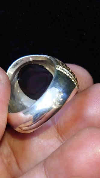 عقيق يماني طبيعي صياغة يدوي ثقيلة خط يدوي عباس ضابطي السعر 65الف العنوان بغداد زعفرانية فضه 925الهاتف *********** بغداد
