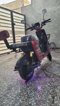 دراجة شحن  R9 موديل 2025 نظيفة 6بطاريات السعر 385   موبايل 07713647468...