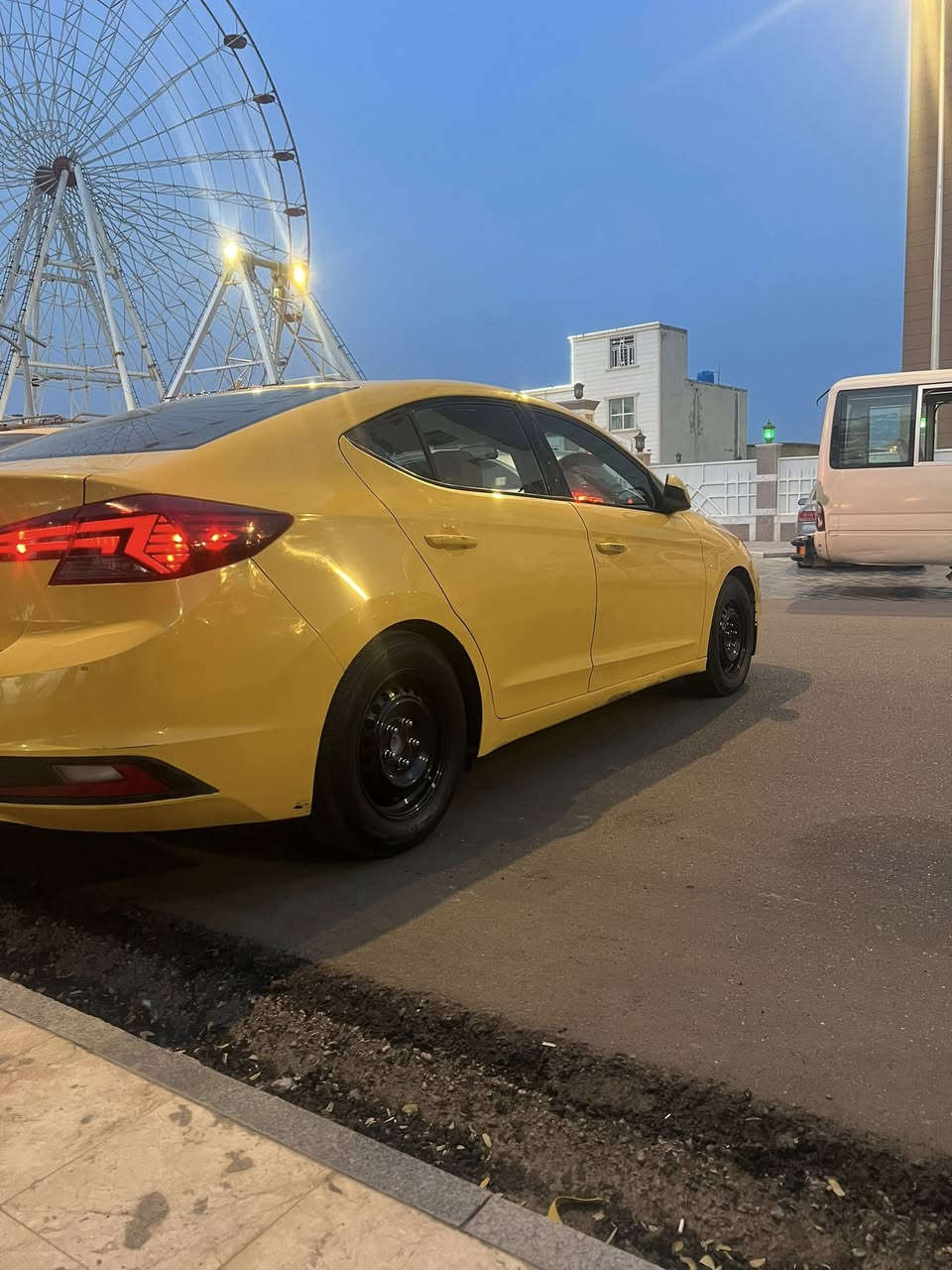 السلام عليكم
الانتره للبيع وارد أمريكي مديل 2020كير ايتي 

حادثها بس خشم البنيد مصلح سياره كلها ليبل واحد 

جاهزه من كلشي وبيها منضومه غاز وسياره بسمي ماشيه 
93الف سياره مال بيت مامشتغله تكسي 
السعر 140وبيها مجال  

رقمي ***********
