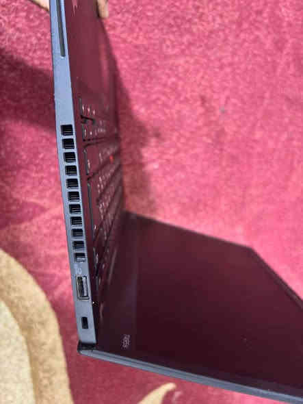 Lenovo ThinkPad T495s
المعالج AMD Ryzen 5 PRO 3500U 
كرت الشاشة AMD Radeon Vega 8 2GB 
الذاكرة العشوائية 8GB DDR4
شاشة العرض   fhd 14in 60hz
ذاكرة التخزين 256GB SSD M.2 فائقة السرعة
غراض كامله 
مستعمل نظيف جدا 
واتساب 
***********
***********
ب400 وبيها مجال
كربلاء -طويريج  - يتوفر توصيل كربلاء

