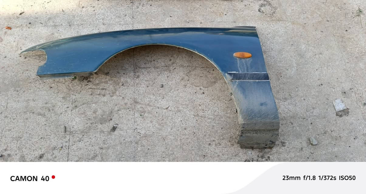 السلام عليكم
اربع ابواب ( بطاين ، وجامات ) كامل 
جاملغ 2 يمين ويسار 
وبوند 
السعر (300 الف ) وبي مجال للطيبين 

***********
